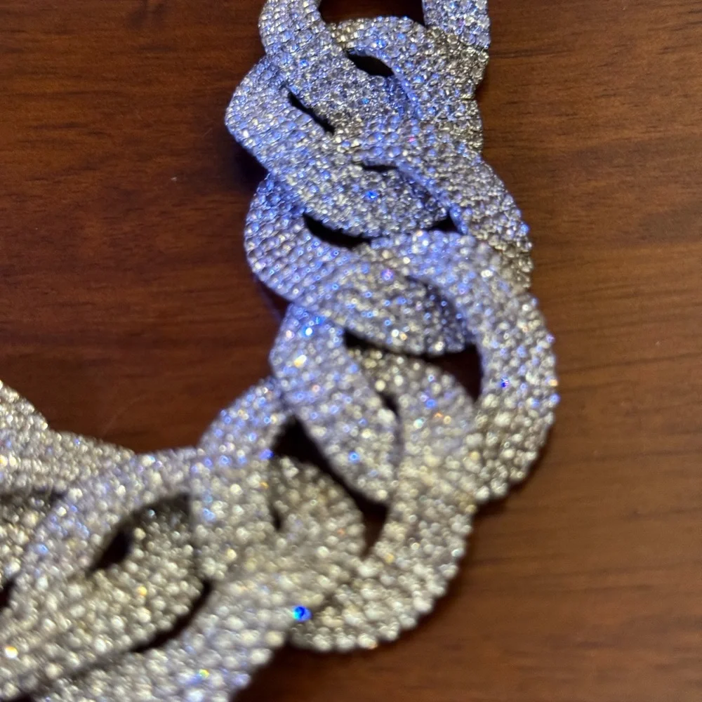 AKIRA Exaggerated Crystal Chain Necklace - Picture 2 of 3